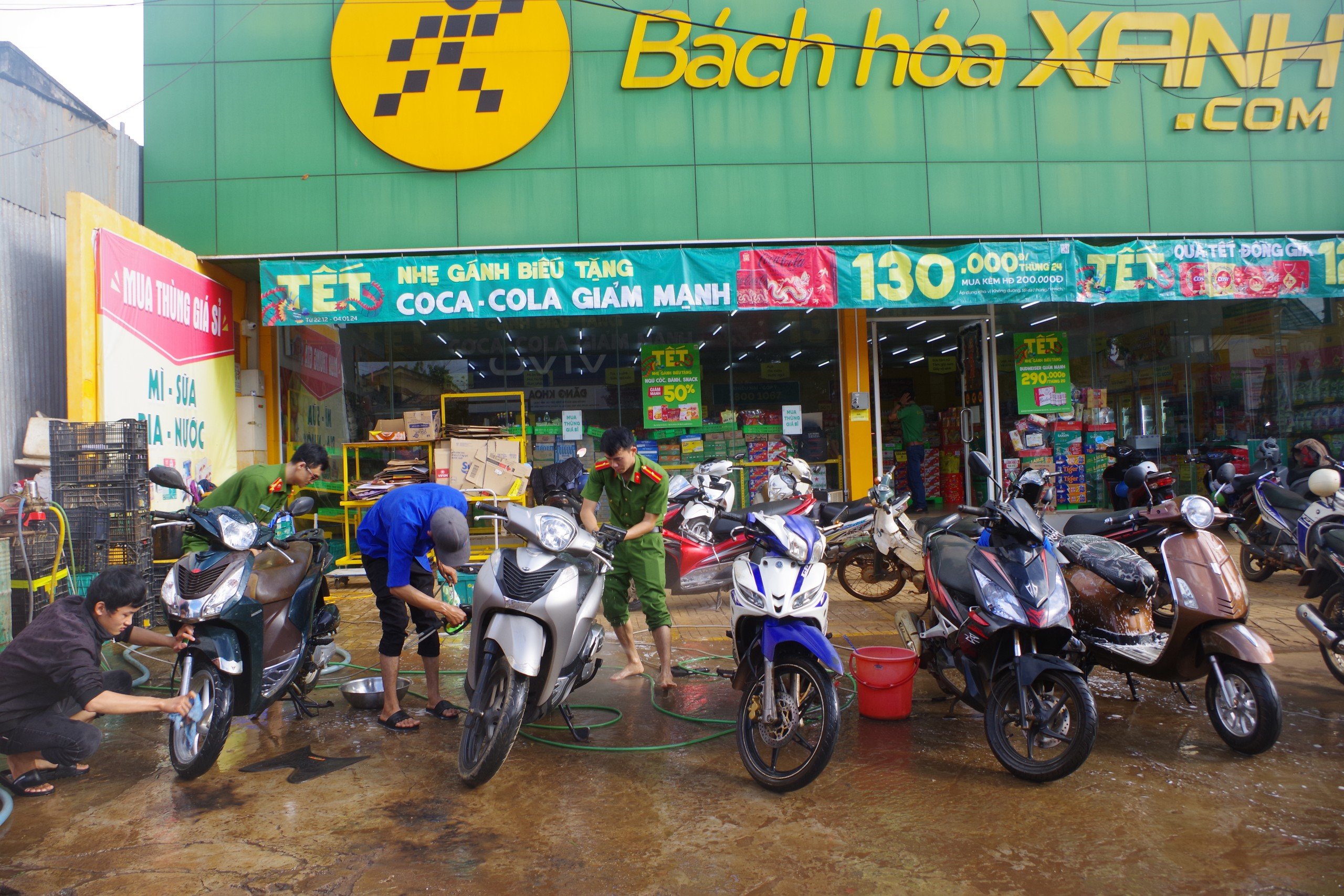 rửa xe 3